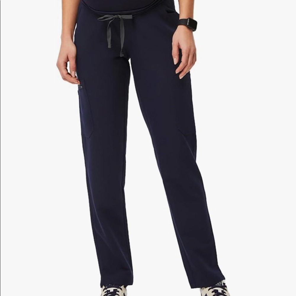 Figs Maternity Scrubs M